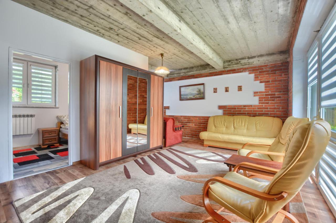 Ceglany Apartament Ustrzyki Dolne Exterior foto