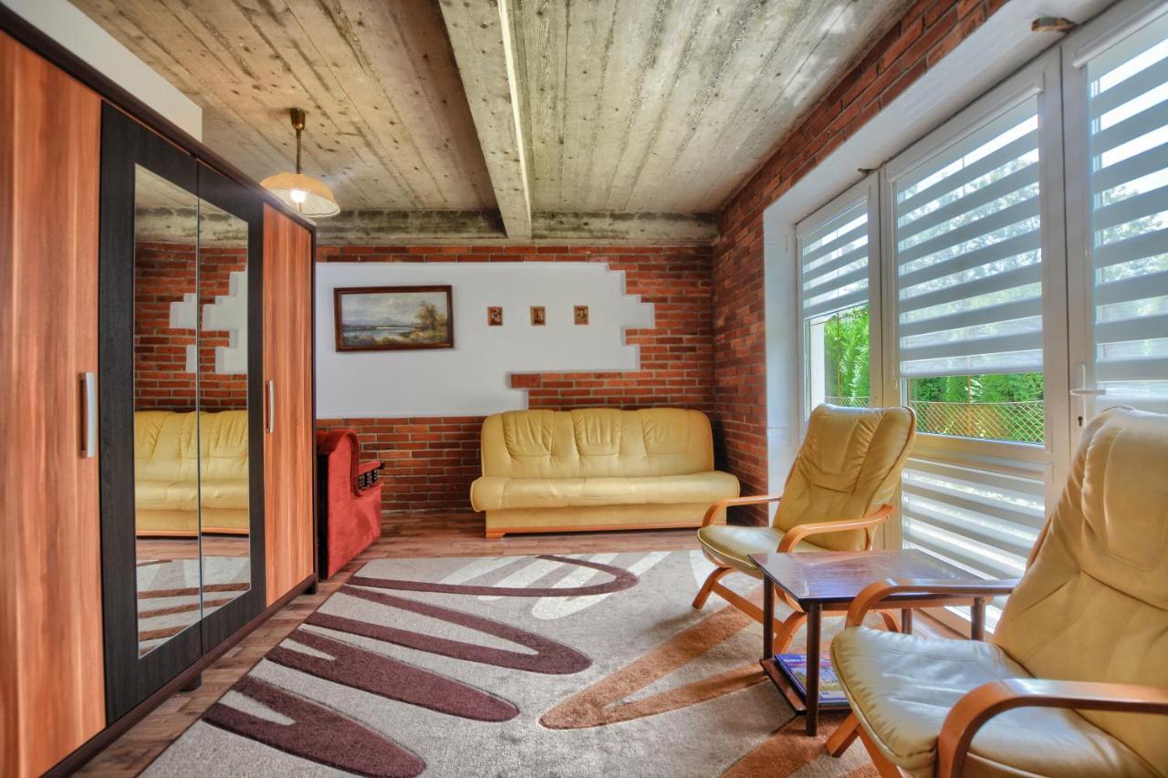 Ceglany Apartament Ustrzyki Dolne Exterior foto